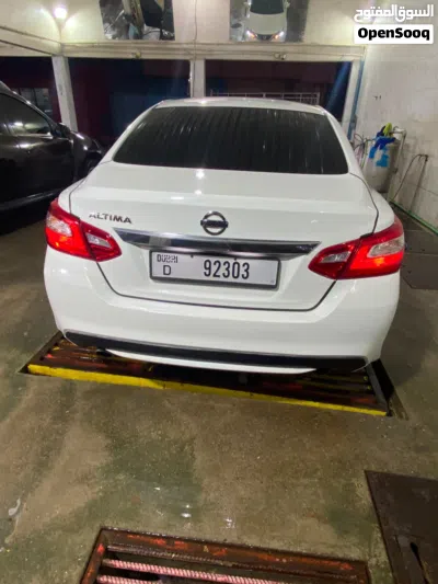 Nissan Altima Standard 4