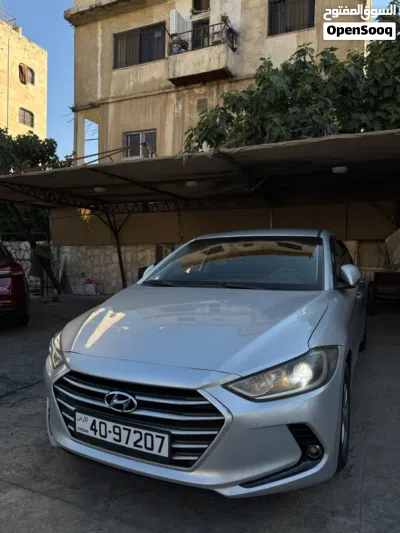 Hyundai Avante SE 4
