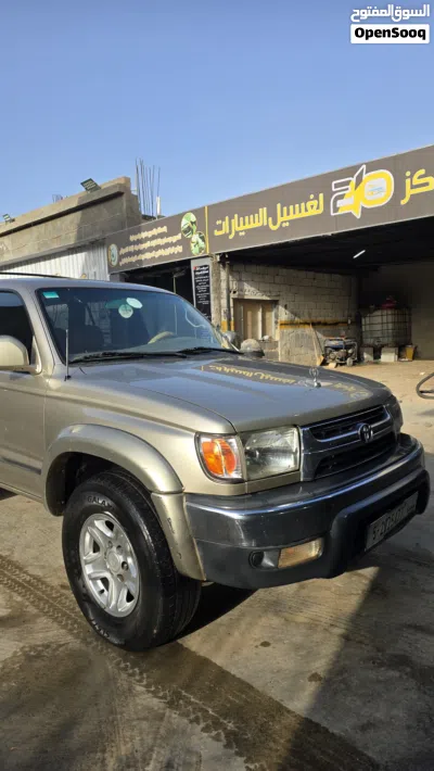 Toyota 4 Runner SR5 3
