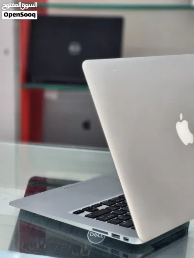 macbook Air i7 8gb Ram model A1466 macos slim Orignal charger and bag delivery available oman Ghubra 4