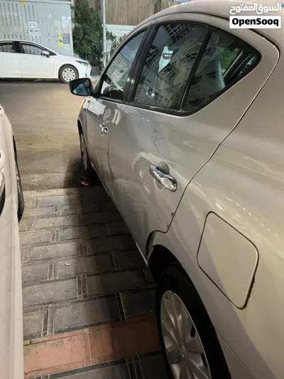 Nissan Versa SV 4