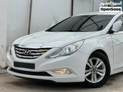 Hyundai Sonata Standard 4