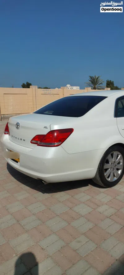 Toyota Avalon XLE 2