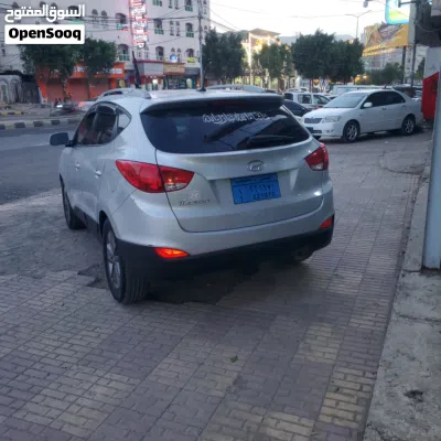 Hyundai Tucson GL 2