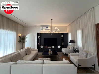 مزرعة فاخرة بتصميم راقٍ وحديقة استثنائية في جبل السيفة 3