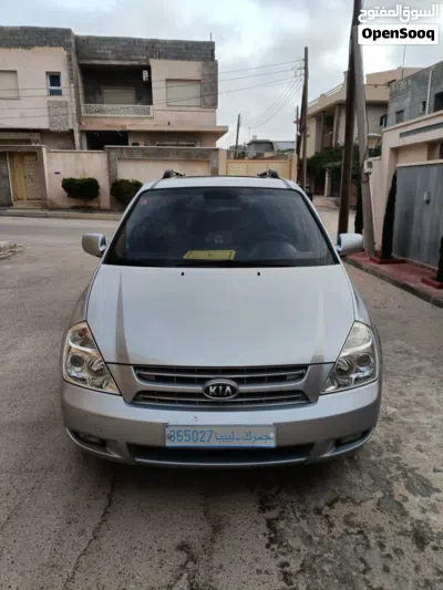Kia Carnival EX 4