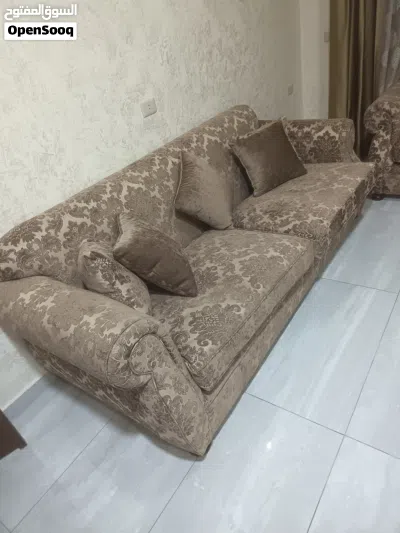 طقم كنب سبع مقاعد بحاله جيده جدا خشب زان 2