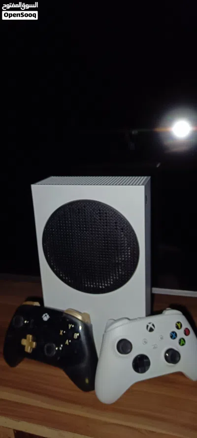 للبيع اكس بوكس سيريس اس(XBOX series s) مع كامل الملحقات سعره قابل للتفاوض 3