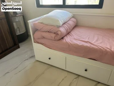 سرير من ايكيا للبيع مستعمل لمة عام جديد ونظيف 3
