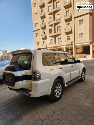 ميتسوبيشي باجيرو GLS 3