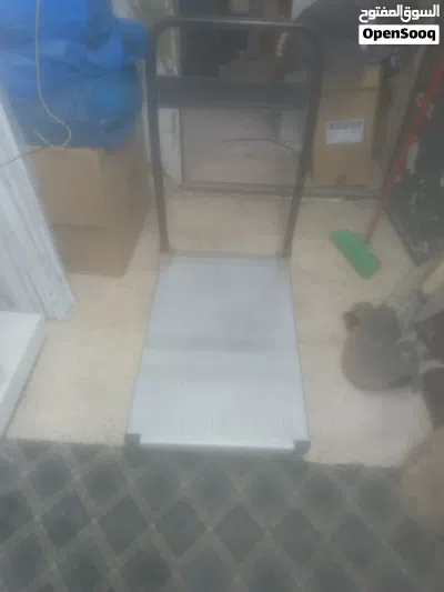 عربة لنقل البضائع والاغراض 2