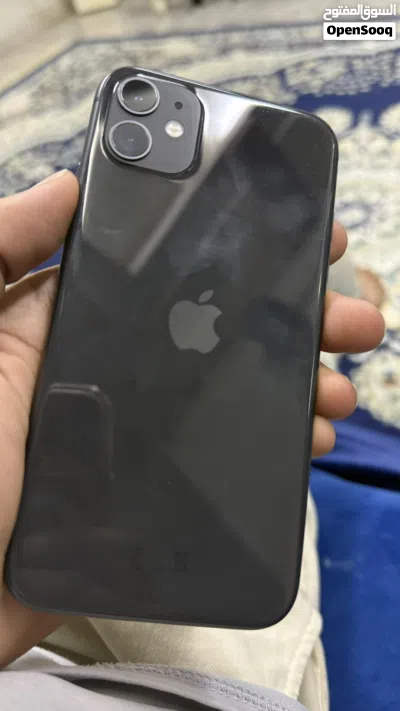 Iphone 11 128 GB battery 83 4