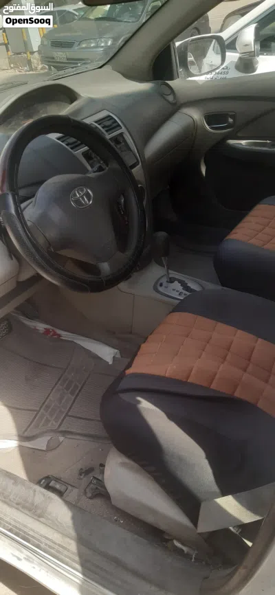 Toyota Yaris Basic 4