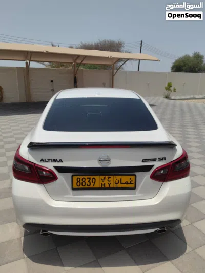 Nissan Altima SR 4