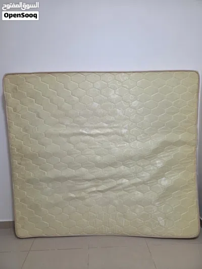 مرتبه (فرشه/ Mattress ) بحاله ممتازه 180×200 2