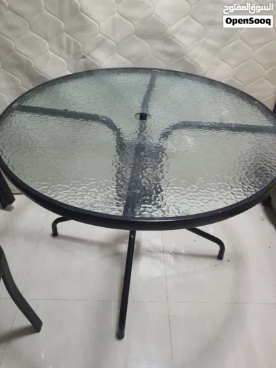 urgent sale glass table with 4 chairs 3