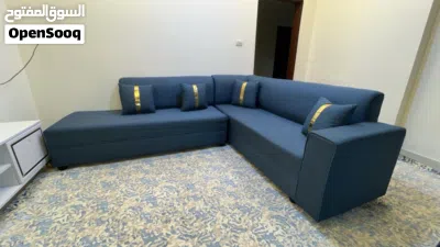 طقم كورنر للبيع بحالة جيدة مع طاولة وسطية وطاولة تلفاز 4