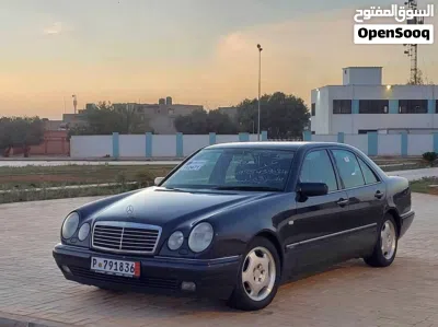 مرسيدس بنز الفئة-E E 200 4