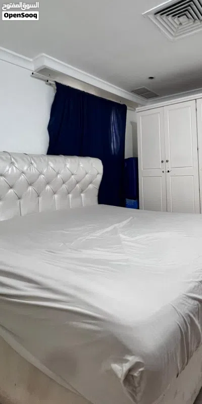 للبيع خزانة خشب قوي ملابس 6 درفة و مرتبة من American mattress 4