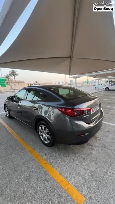 Mazda 3 Standard 3