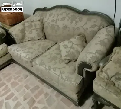طقم كنب كلاسيكي مع طاولات 2