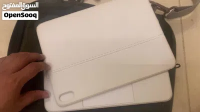 Apple Magic Keyboard Folio for 10.9 Inch iPad 10th Gen,Arabic, White ( LIKE NEW) 3