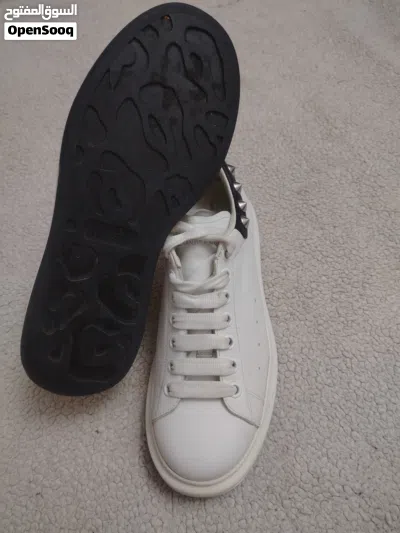 Alexander MCQUEEN قياس 42 شبه جديد 3