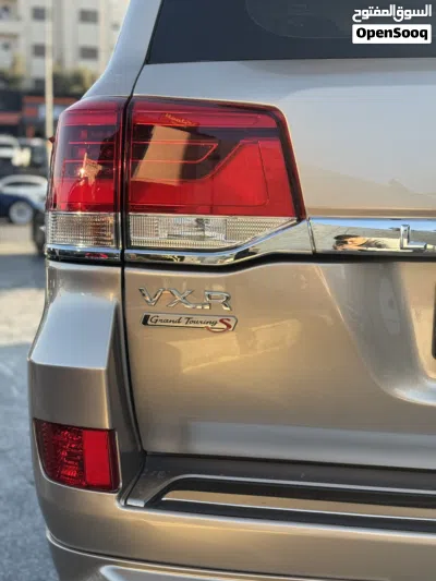 Toyota Land Cruiser GXR 4