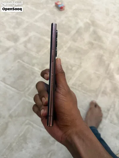 Samsung S22 Ultra 12 GB Ram and 256 Storage 4