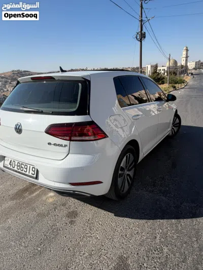 Volkswagen Golf E-Golf 2