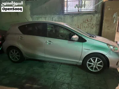 Toyota Prius Prius C 2