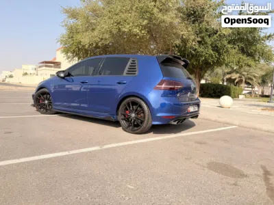 Volkswagen Golf R Standard 3