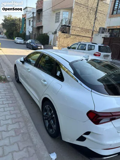 كيا K5 Standard 3