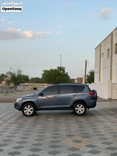 Toyota RAV 4 EX 3