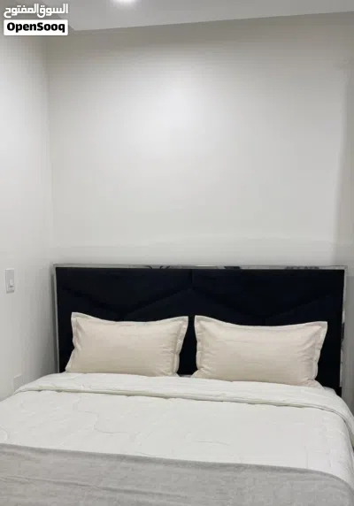 سرير مع المرتبه /king size bed with mattress 2
