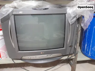 منظومة مع ثلاثة سبيكروات للبيع وتلفزيون قديم للبيع 2
