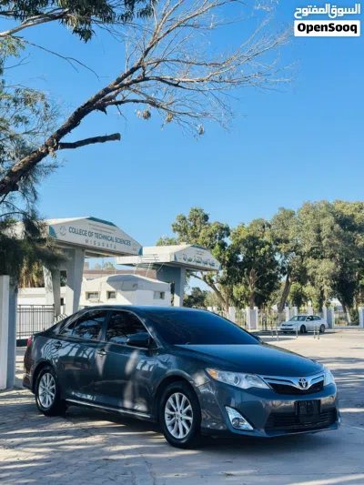 Toyota Camry LE 2