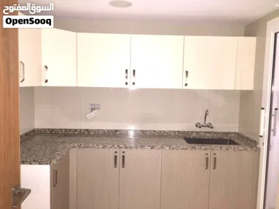 Flat for rent in alkhod Mazoun street/ شقة للايجار في شارع مزون 2