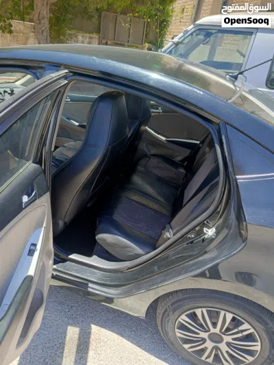 Hyundai Accent Standard 4