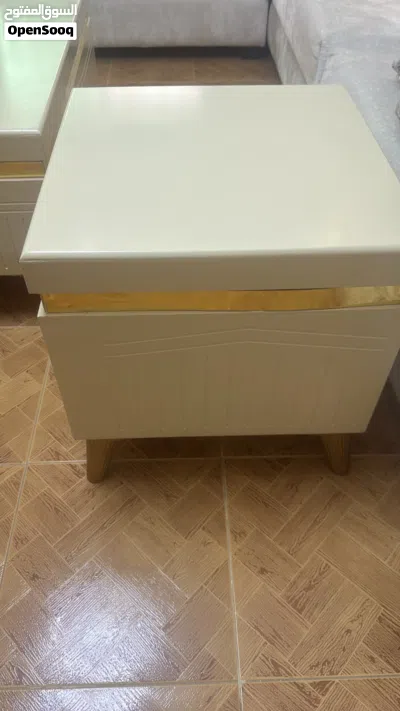 طاولات للبيع شبه جديد 2