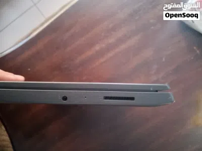 لاب توب لينوفا يحتوي على شنطه وشاحن 3