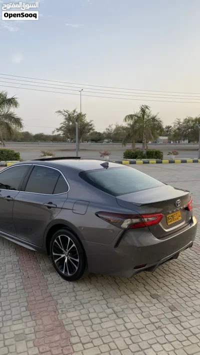 Toyota Camry SE 4