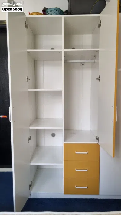 Wardrobe 3 doors 2