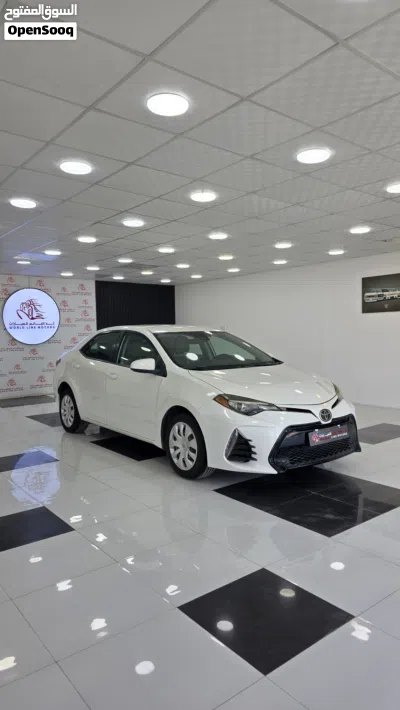 Toyota Corolla LE 2