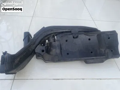 قطعة كامري air intake تركب فوق الراديتر 2