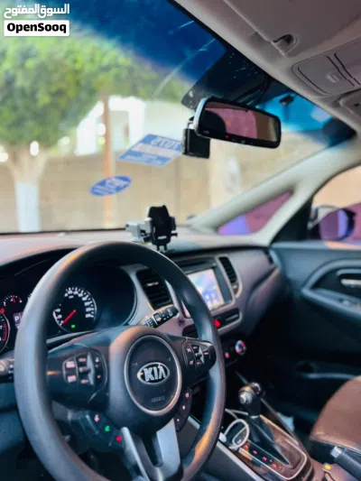 Kia Carens Luxury 3