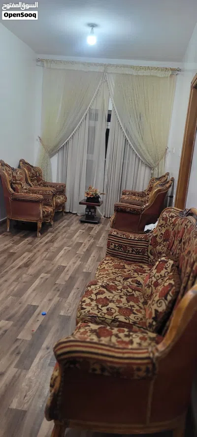 عرطه كنب ملكي مستعمل خشب قوي 5 قطع 2