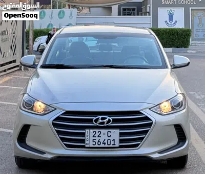 Hyundai Elantra SE 4