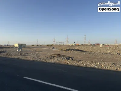 للبيع أرض سكنية في الخوض المرحلة الخامسة بالقرب من الشارع السريع كورنر 3