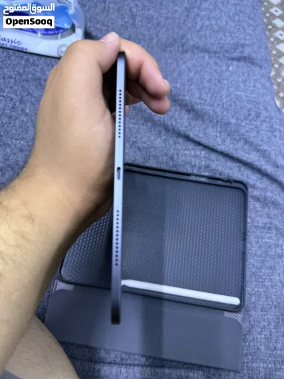 ايباد برو M5مساحه256 3